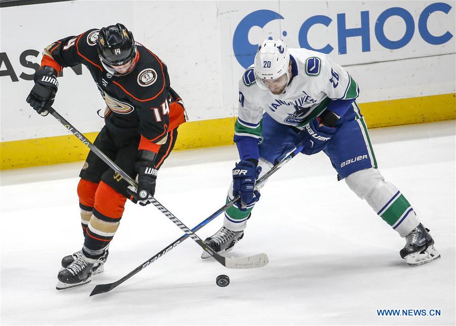 (SP)U.S.-ANAHEIM-NHL-DUCKS-CANUCKS