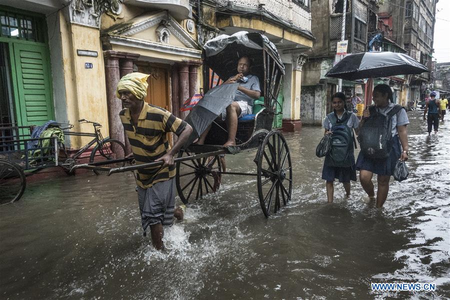 INDIA-KOLKATA-HEAVY RAIN