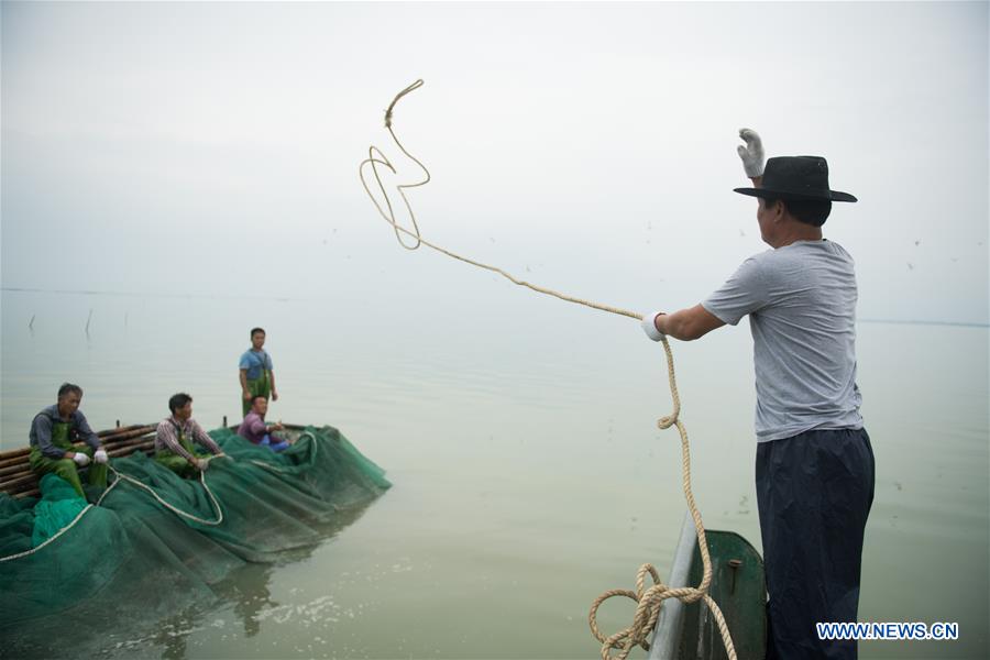 CHINA-ZHEJIANG-TAIHU LAKE-FISHING BAN-END (CN)