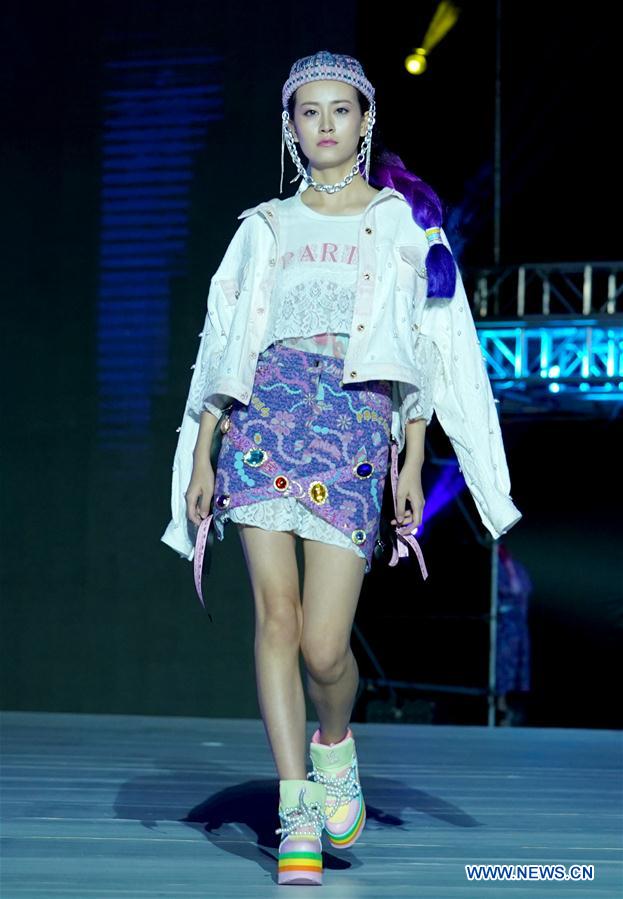 CHINA-CHONGQING-FASHION WEEK (CN)