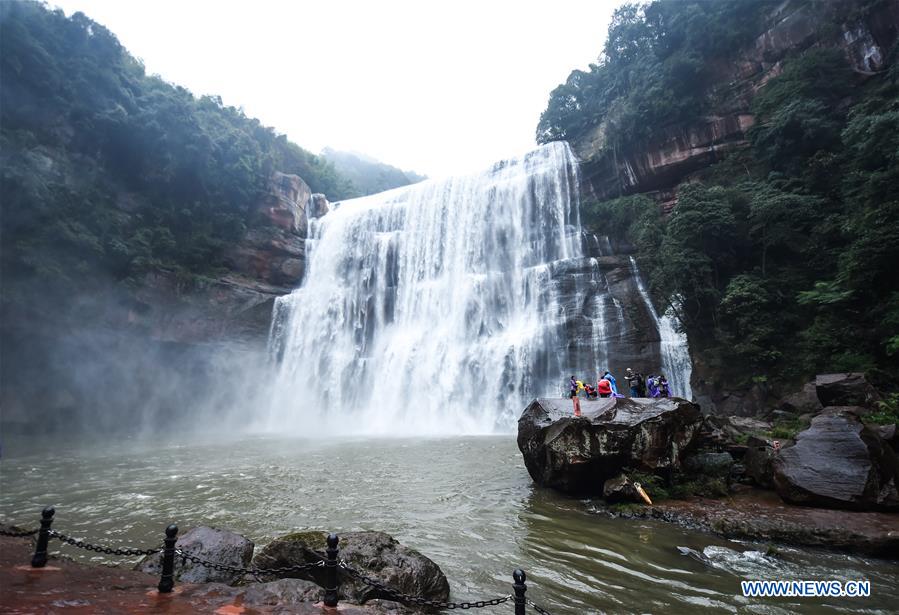 CHINA-GUIZHOU-CHISHUI WATERFALL-SCENERY (CN)