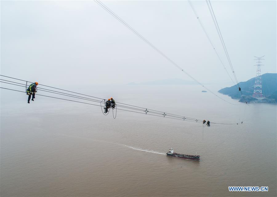 CHINA-ZHEJIANG-WORLD'S HIGHEST POWER PYLON-CABLE CONSTRUCTION (CN)