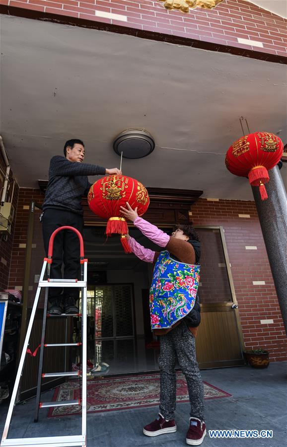 CHINA-ZHEJIANG-HUZHOU-SPRING FESTIVAL-PREPARATION (CN)