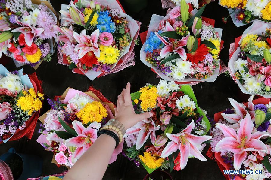 THE PHILIPPINES-MANILA-FLOWER SHOPS