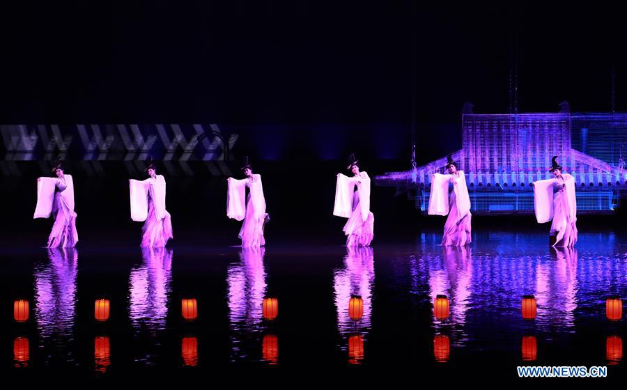 CHINA-CHONGQING-PERFORMANCE "RETURN TO THE THREE GORGES" (CN)