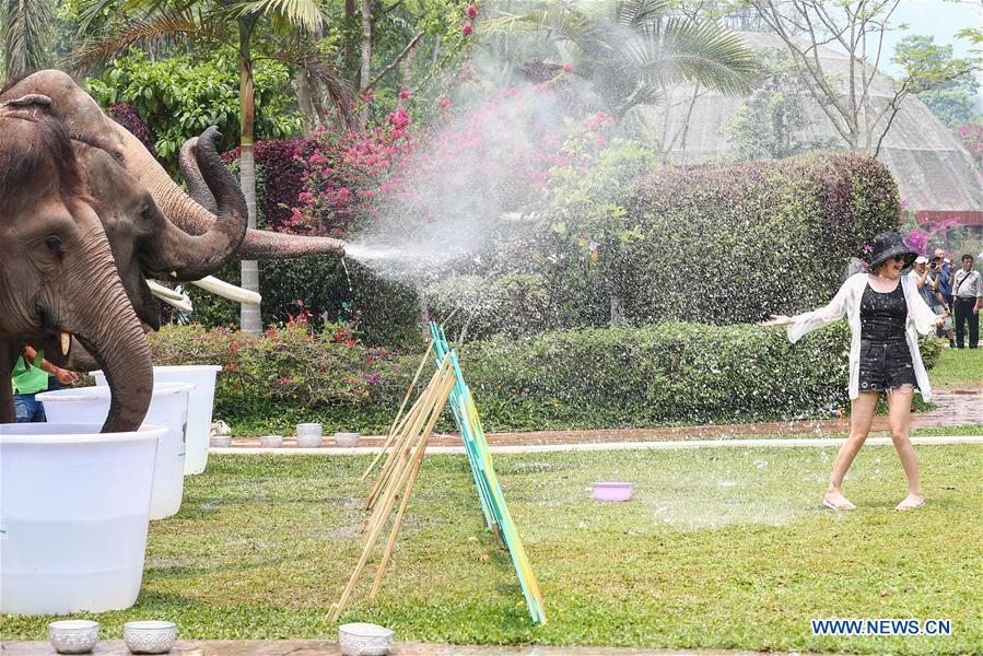 CHINA-YUNNAN-XISHUANGBANNA-WATER SPRINKLING FESTIVAL (CN)