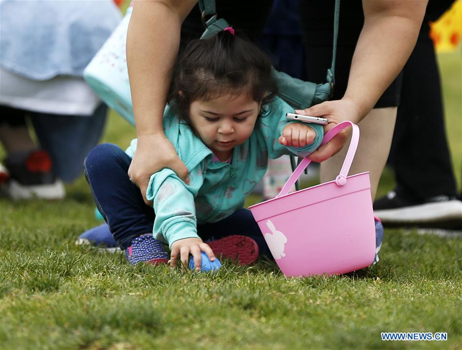 U.S.- LOS ANGELES-EASTER-EGG HUNTING 