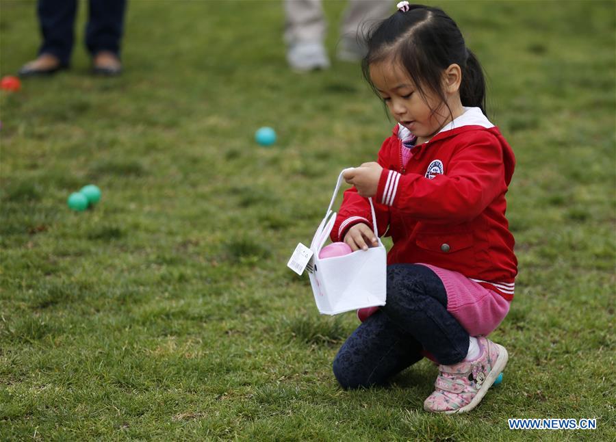 U.S.- LOS ANGELES-EASTER-EGG HUNTING 