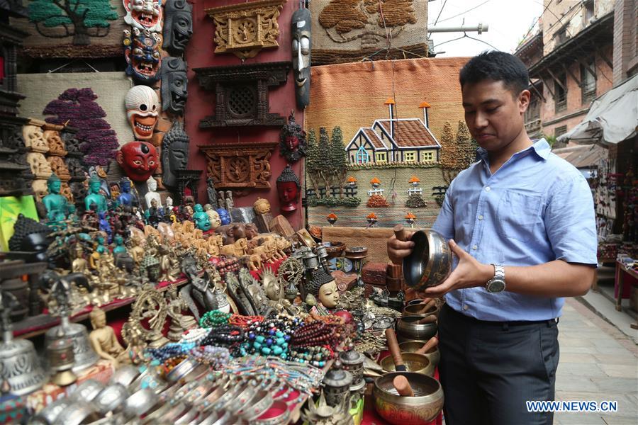 (CDAC)NEPAL-BHAKTAPUR-YOUNG NEPALI PHOTOGRAPHER