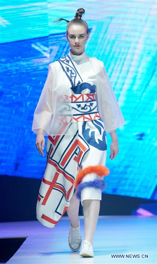 CHINA-CHENGDU-COLLEGE-FASHION WEEK (CN)