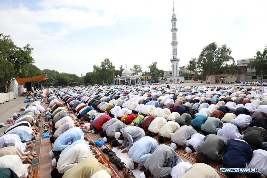 PAKISTAN-RAWALPINDI-EID AL-FITR-CELEBRATION