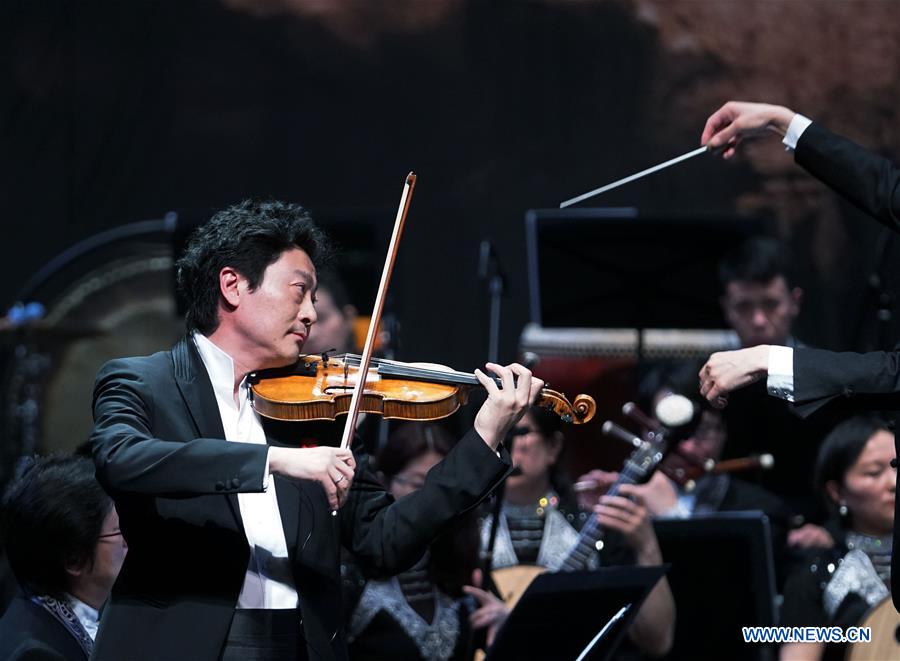 U.S.-SAN FRANCISCO-CHINESE FOLK MUSIC PERFORMANCE