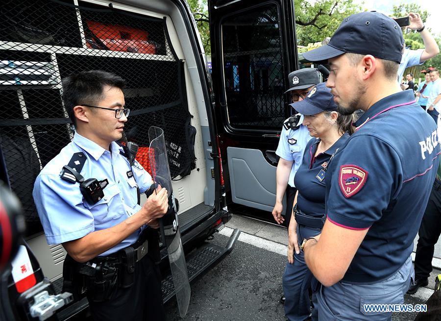 CHINA-SHANGHAI-ITALY-POLICE-JOINT PATROL (CN)