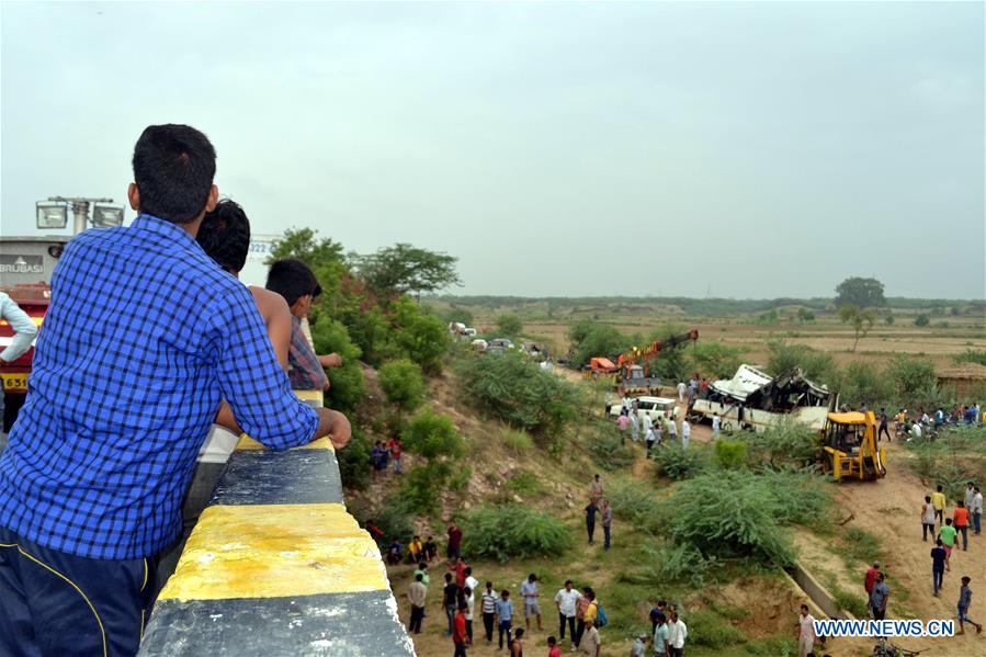 INDIA-AGRA-BUS ACCIDENT