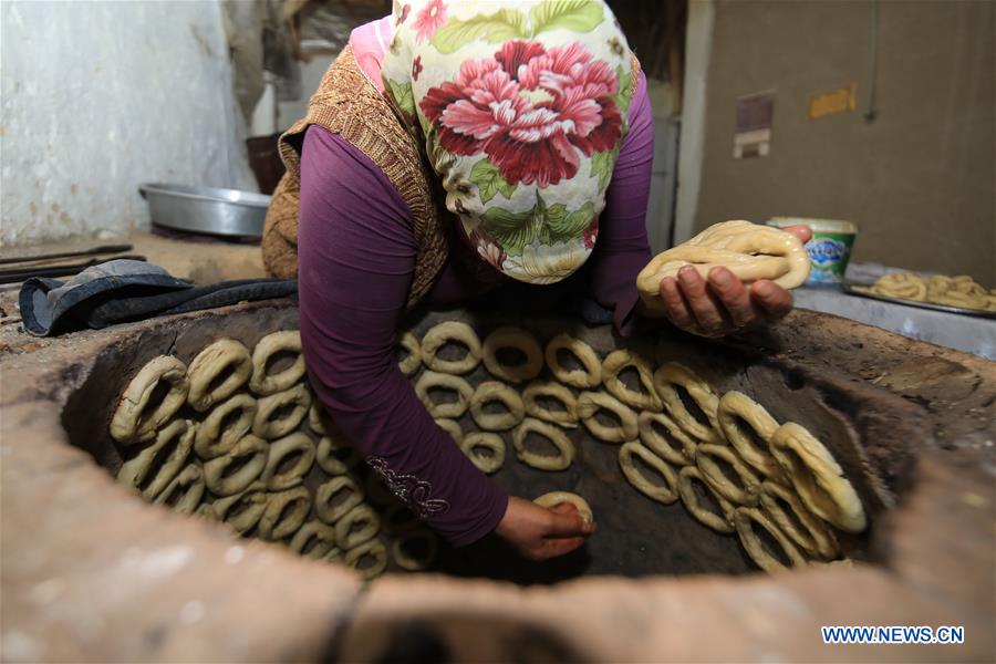 TURKEY-MALATYA-FOOD-SIMIT