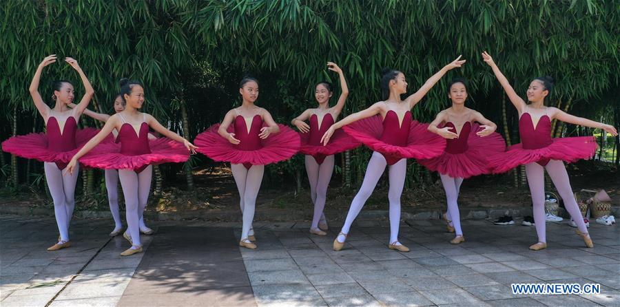 CHINA-GUANGXI-QINZHOU-YOUNG BALLET DANCER-VACATION (CN)