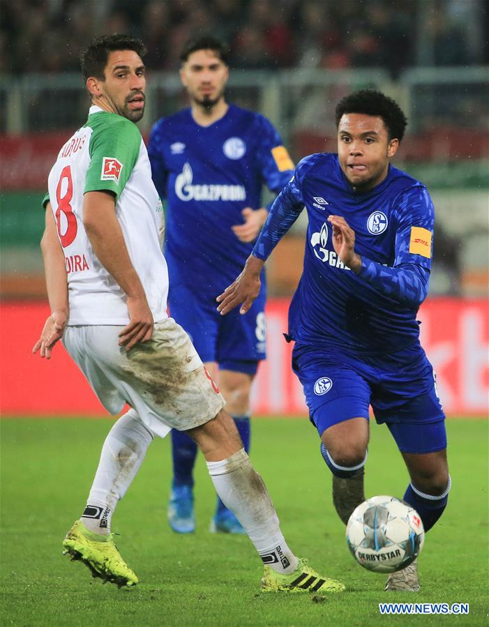 (SP)GERMANY-AUGSBURG-SOCCER-BUNDESLIGA-AUGSBURG VS SCHALKE 04