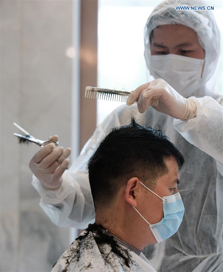 CHINA-HUBEI-WUHAN-LONGTAITOU DAY-MEDICAL STAFF-HAIRCUT (CN)