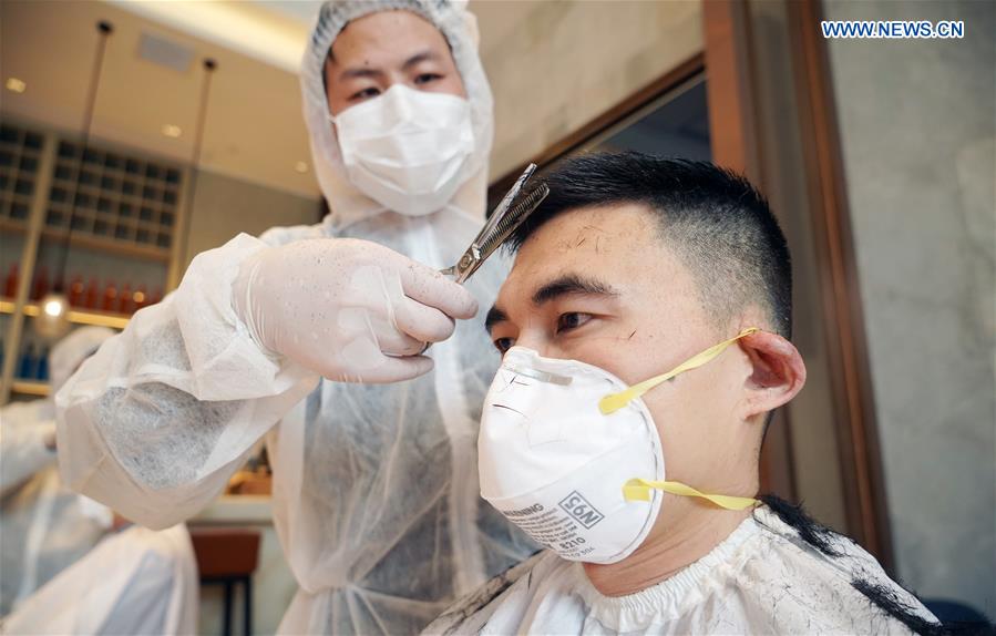 CHINA-HUBEI-WUHAN-LONGTAITOU DAY-MEDICAL STAFF-HAIRCUT (CN)