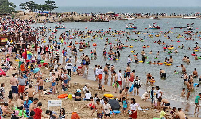 Seaside resort Beidaihe in China's Hebei enters busy tourism season