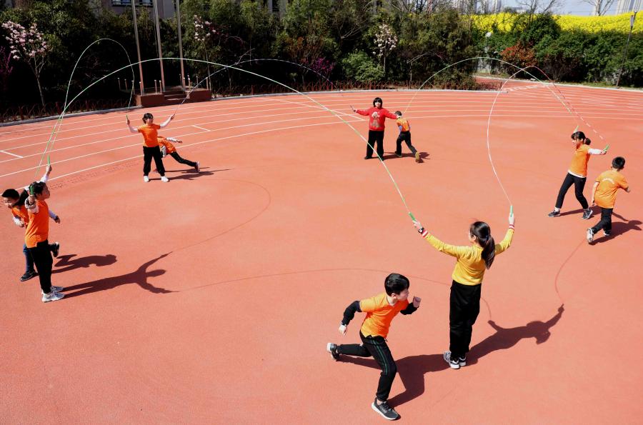 花樣跳繩“韻動(dòng)”校園