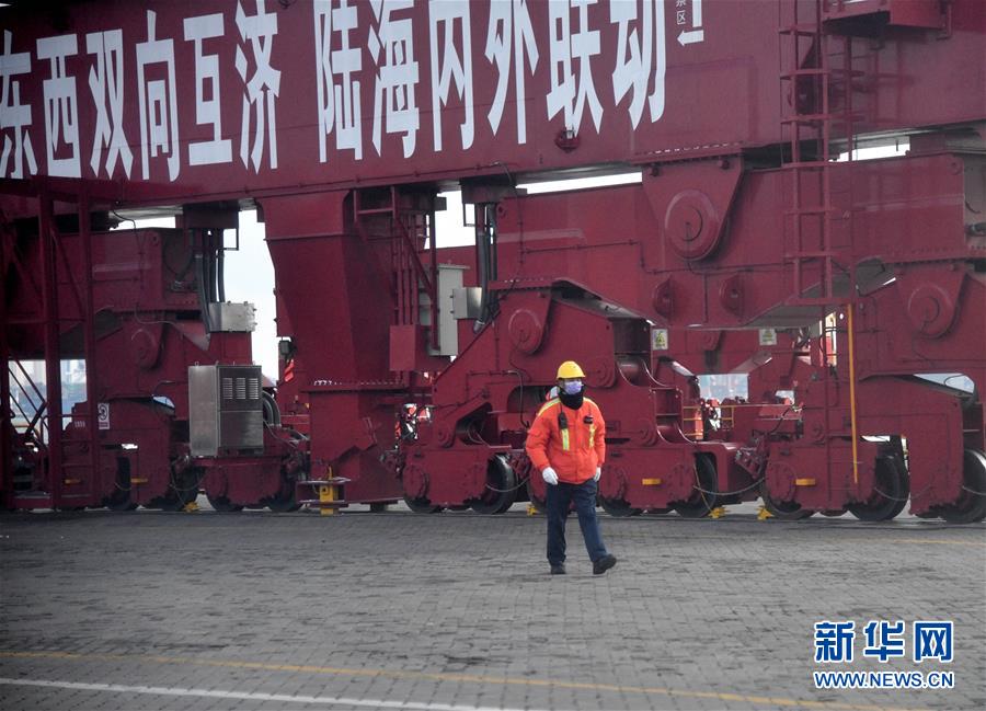 （圖文互動）（1）海港轉運不停歇　整體運能待釋放——沿海主要港口生產見聞