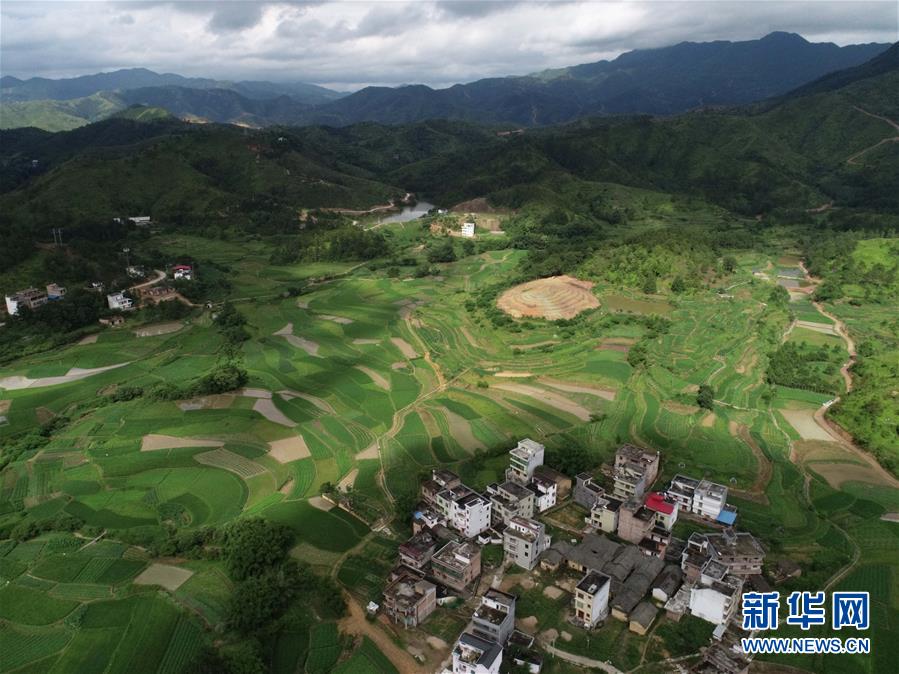 （在習(xí)近平新時(shí)代中國特色社會(huì)主義思想指引下——新時(shí)代新作為新篇章·習(xí)近平總書記關(guān)切事·圖文互動(dòng)）（4）新生活、新盼頭——脫貧攻堅(jiān)新形勢(shì)速覽