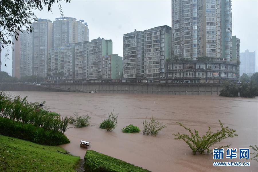 （圖文互動）（4）重慶6個區(qū)縣降暴雨 榮昌瀨溪河出現超保證水位洪水