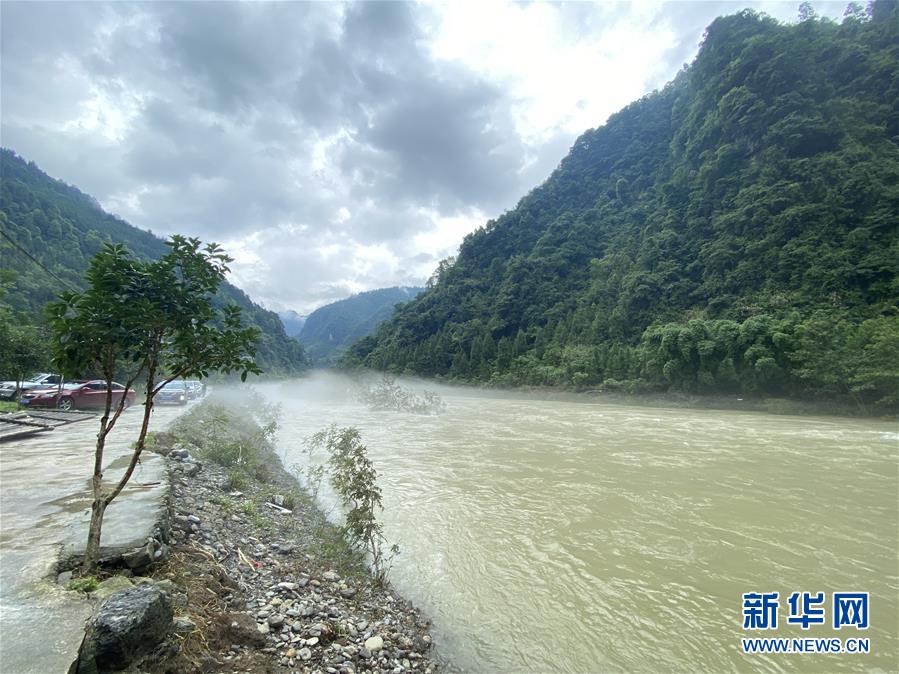 （防汛抗洪·圖文互動）（1）山洪襲來前，澧水河畔大轉(zhuǎn)移