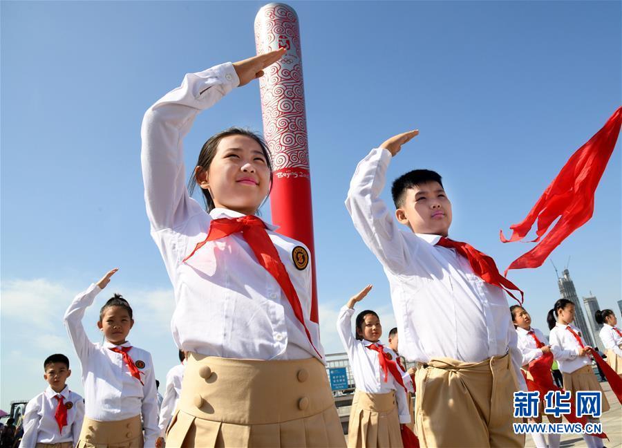 （新華全媒頭條·圖文互動(dòng)）（1）“美麗的中國夢(mèng)屬于你們”——以習(xí)近平同志為核心的黨中央關(guān)心少年兒童工作紀(jì)實(shí)