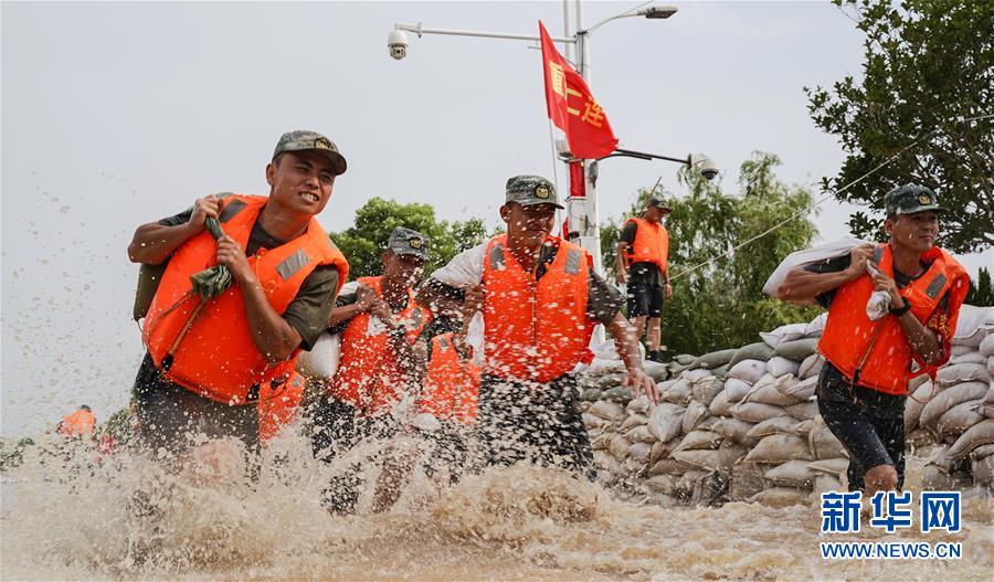 （防汛抗洪·一線人物·圖文互動）（2）集智戰(zhàn)洪魔——陸軍某舟橋旅重舟一營抗洪記事