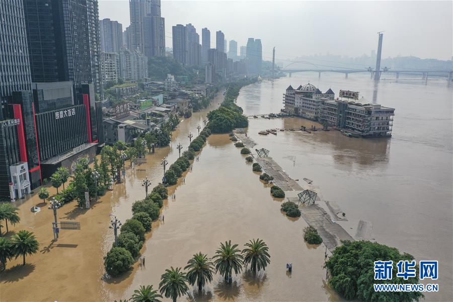 （防汛抗洪·圖文互動）（10）救援，在被洪水漫過的街巷之間——直擊重慶長江、嘉陵江抗洪一線